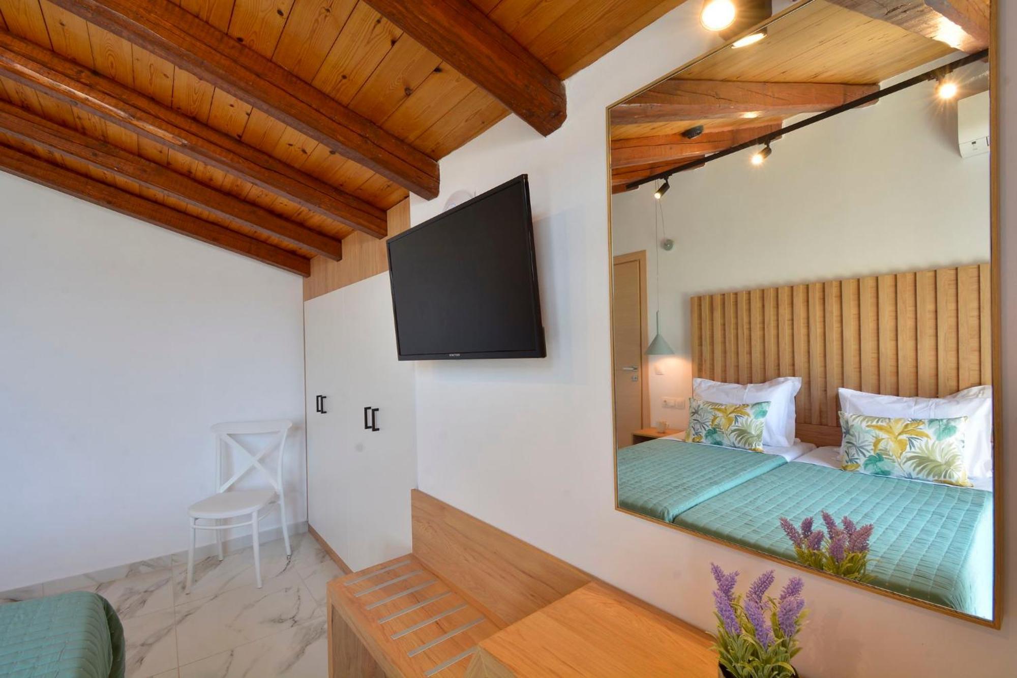 Otel Orpheus Gouvia
